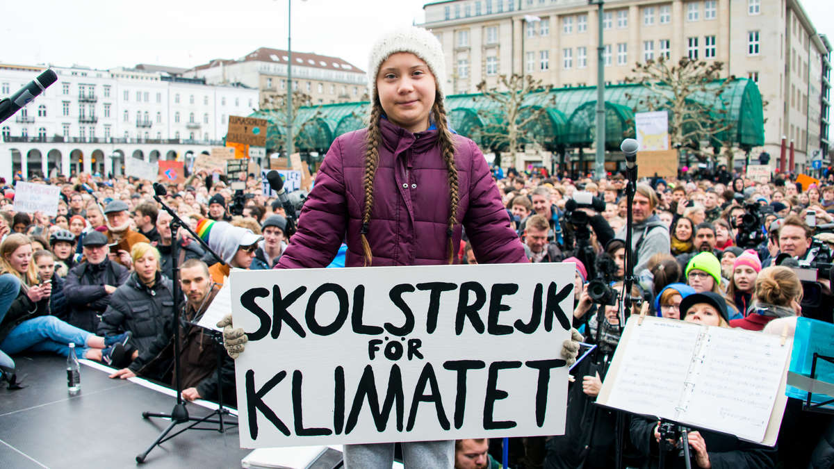 270687395-klimaaktivistin-greta-thunberg-in-hamburg-RRN9xq2g2ef